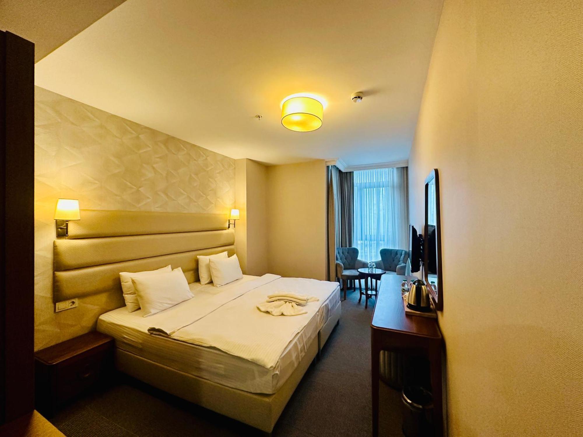 Hotel Midpoint