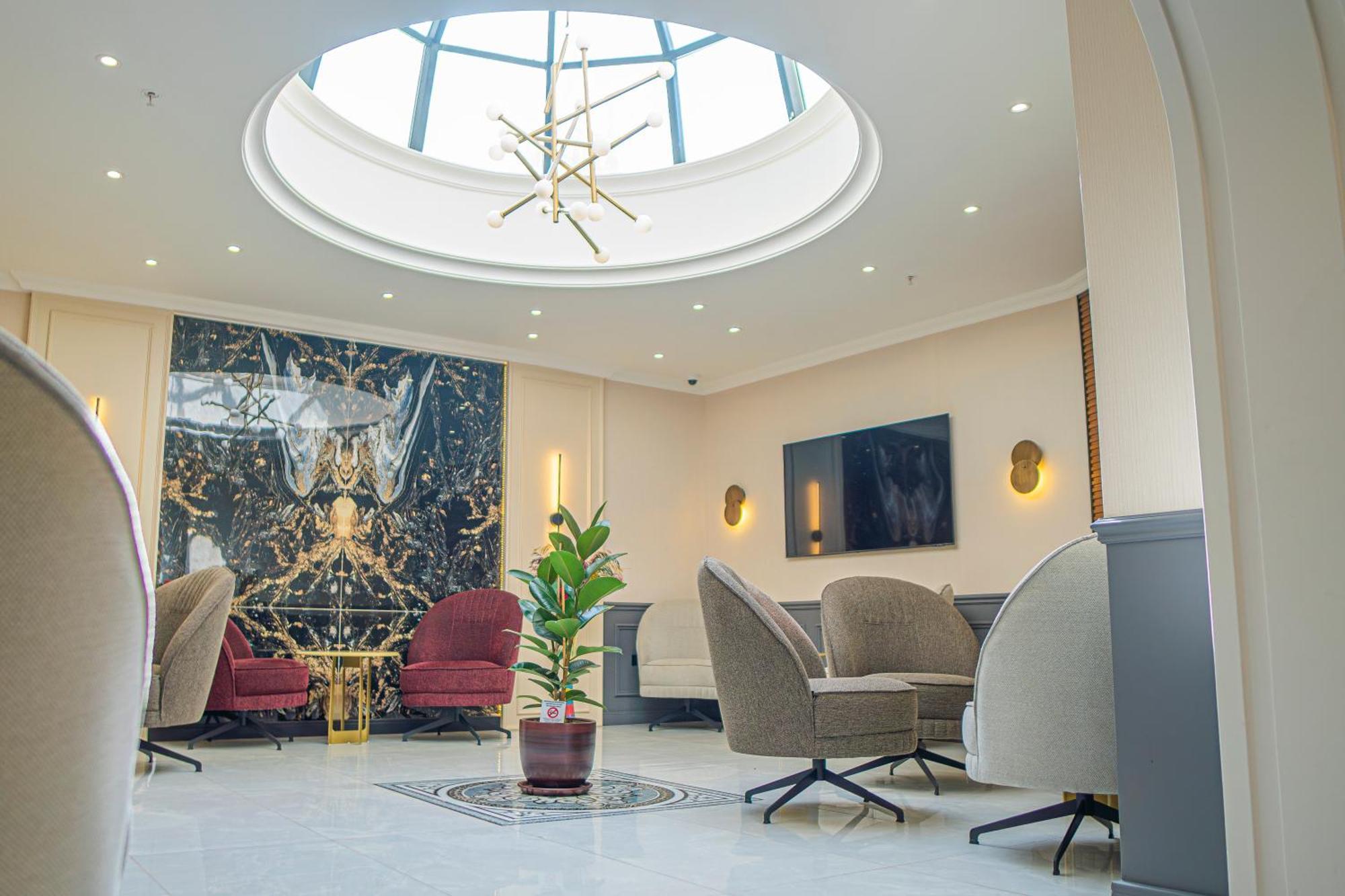 Midpoint Hotel